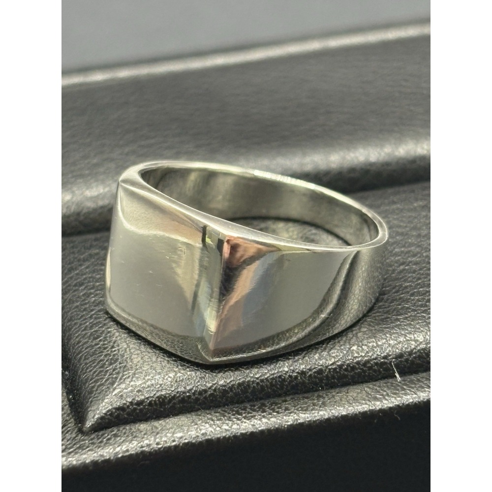 New Condition Sterling Silver Large Plain Signet Ring 925 Size 10 J3